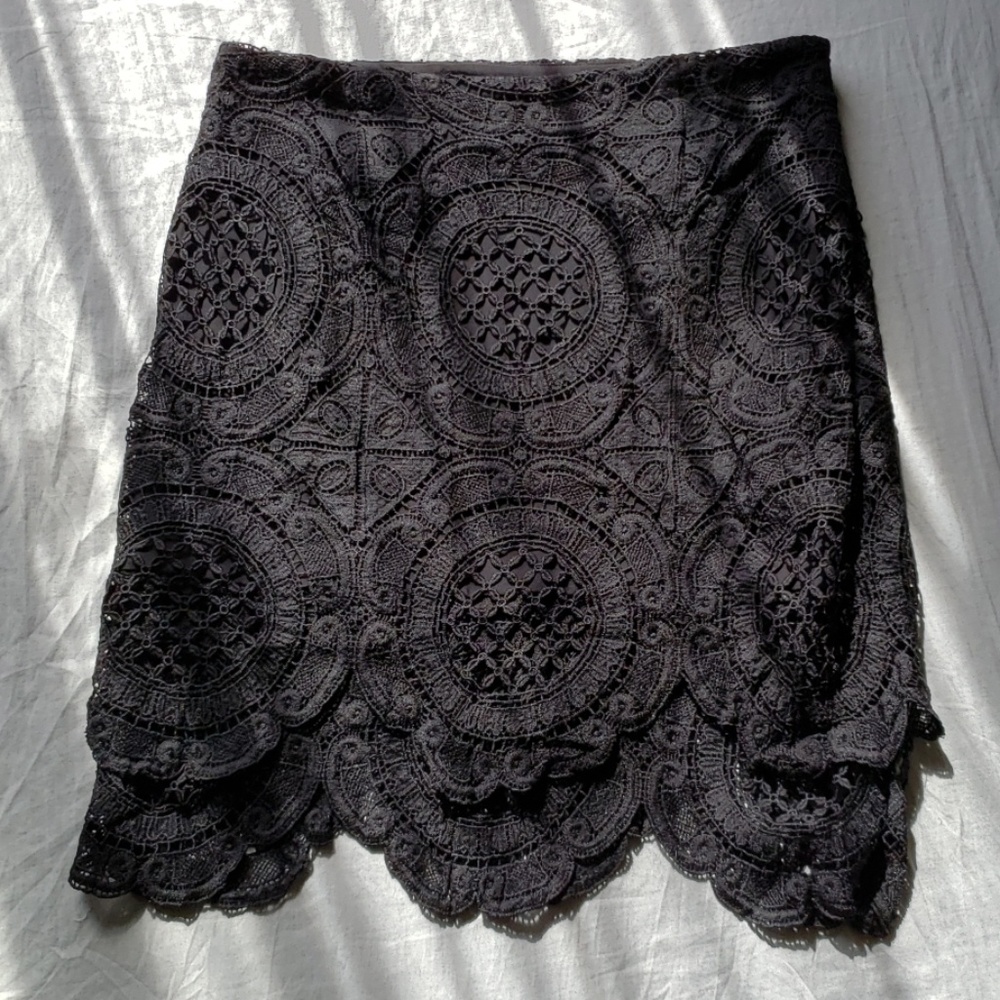 Storee crochet skirt